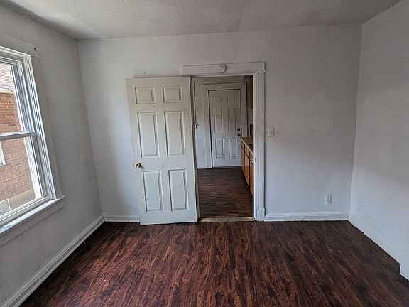 4th image of 2513 Crescent Ave