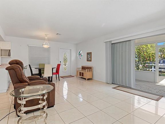 5th image of 8126 Riverside Dr