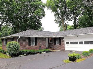 7 Ambassador Dr, Danville, IL 61832