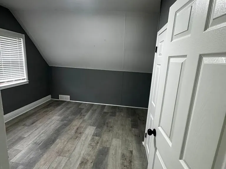 1717 Martha St — Photo 15