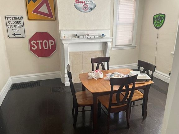 5th image of 1634 Summit St