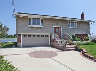 116 E 1st St, Freeport, NY 11520