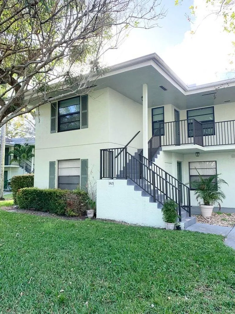 Building Photo - 1801 Sabal Ridge Ct #E