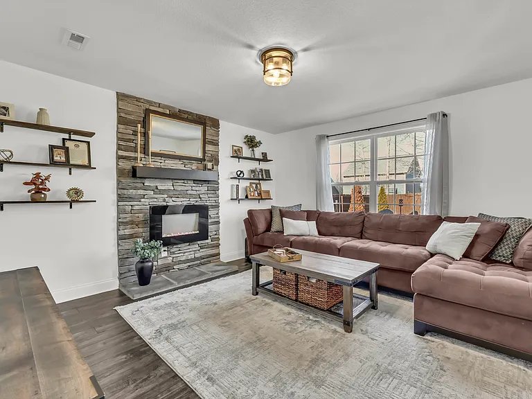 505 Sourwood Dr — Photo 5