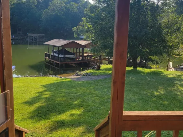 261 Blue Friday Rd, Johnson City, TN 37615