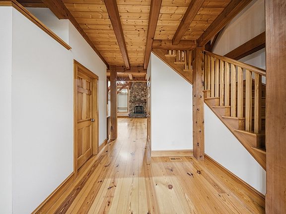 4th image of 54 Old Meeting House Ln