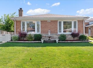 8449 North Branch Trl, Skokie, IL 60077