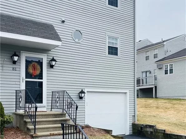 565 Quaker Ln APT 81, West Warwick, RI 02893