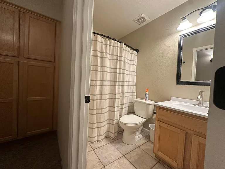 2nd Bathroom