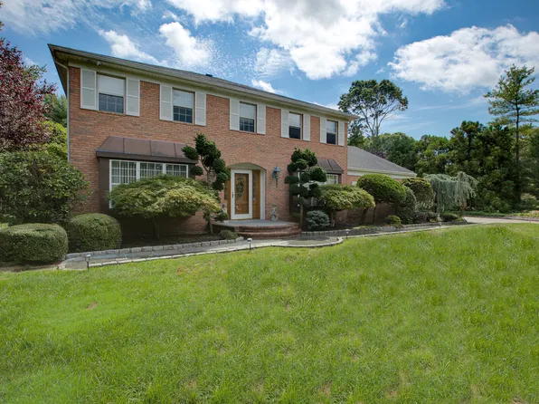(undisclosed Address), Shirley, NY 11967
