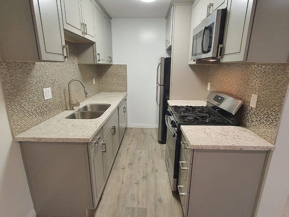 1st image of 143 N Avenue 52 #3