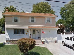 365 Barleau St, Brentwood, NY 11717
