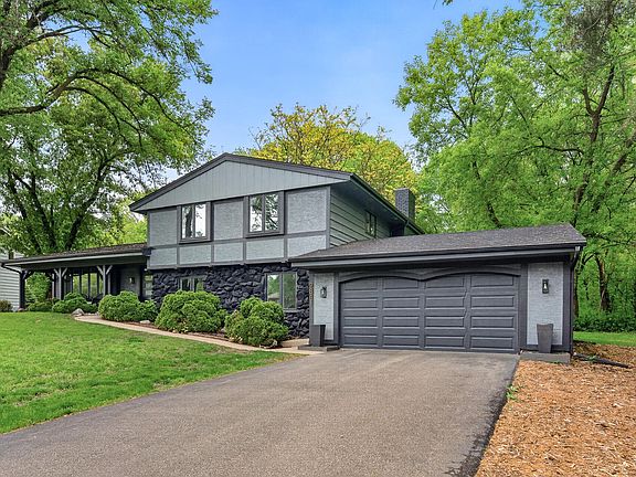 2nd image of 2841 Mayfield Rd