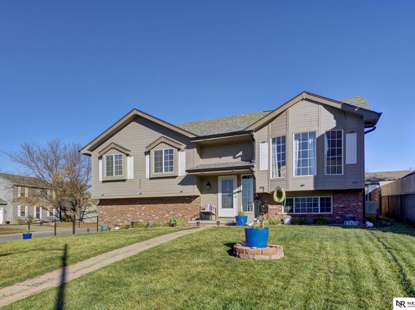 8426 Girard St, Omaha, NE 68122