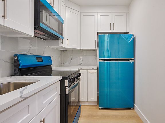 3rd image of 2305 Belmont Ave #101