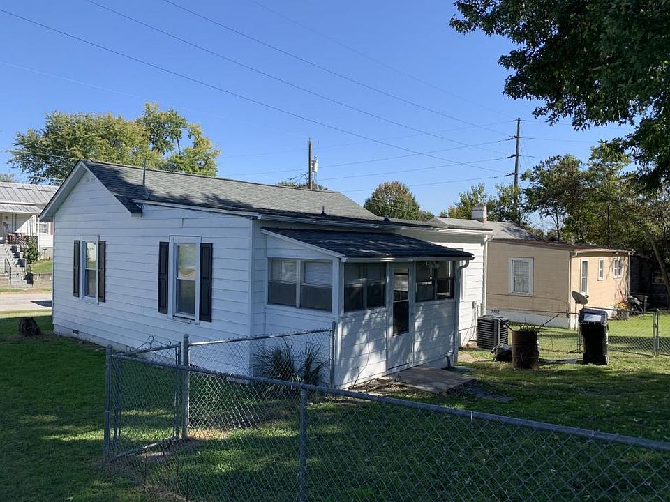 1st image of 34 Ashlawn Dr