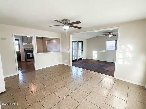 4th image of 835 W Avenue J1