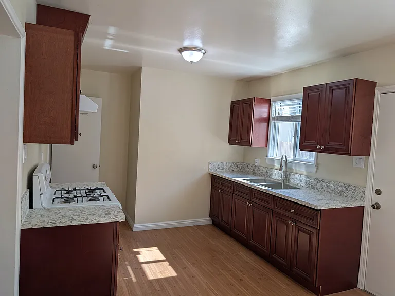 4670 W El Segundo Blvd #B — Photo 8