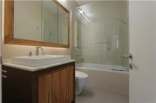 Rented by Domus Realty | media 7