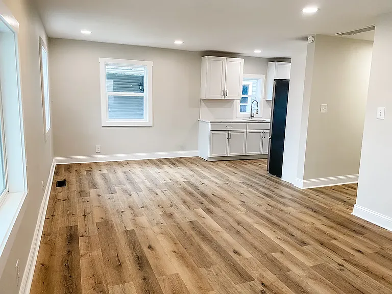 1142 S Keystone Ave — Photo 14