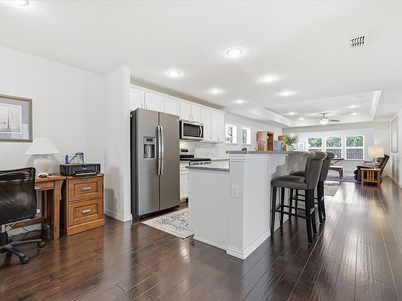 4th image of 2090 Marsh Point Dr