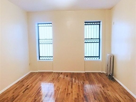 4th image of 35 Central Park N APT 2D