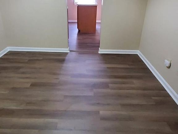 4th image of 126 Janney Ct