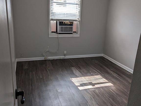 4th image of 705 W Bay St