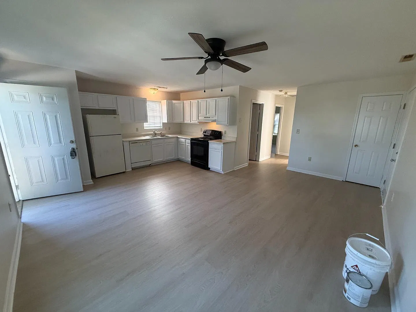 601 Church Ave SE — Photo 2