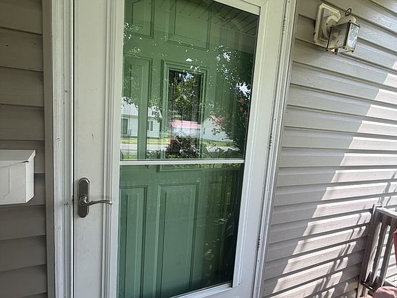 2nd image of 406 Crestview Dr