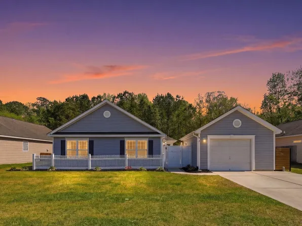 611 Savannah River Dr, Summerville, SC 29485