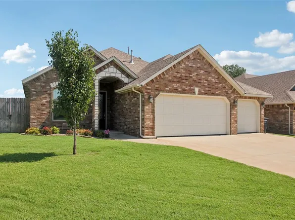 1101 NE 33rd Ter, Moore, OK 73160