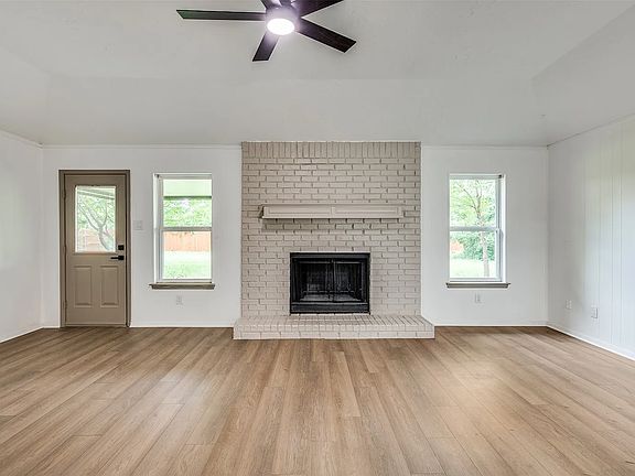 2nd image of 402 Country Meadow Dr
