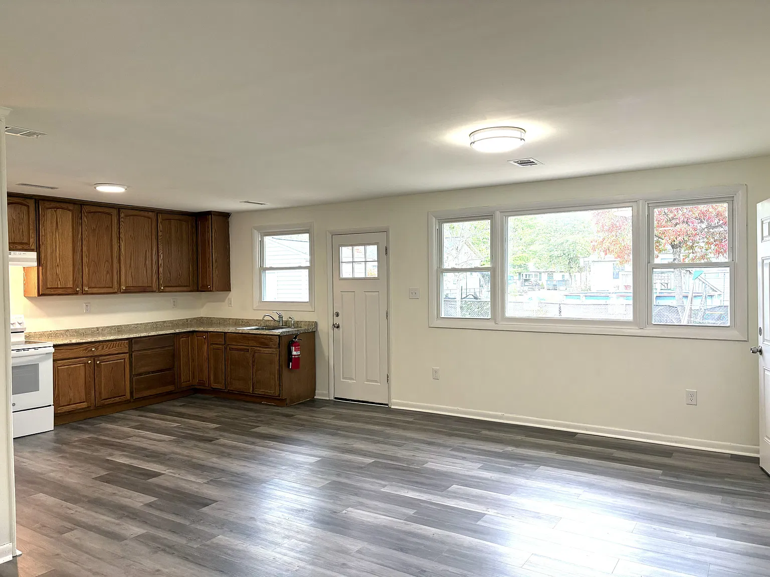 4 bed, 1848 sqft, $2,800 — Photo 2
