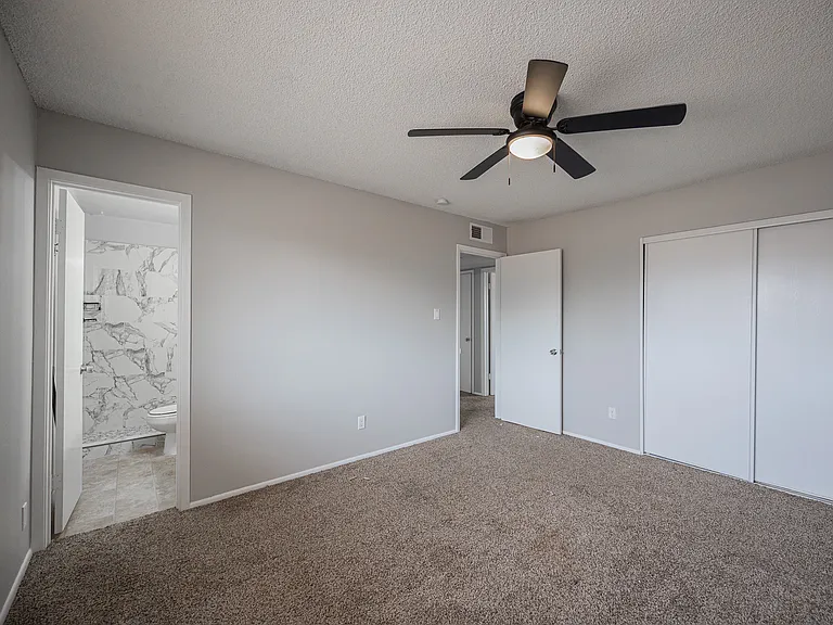 427 E Malibu Dr — Photo 11