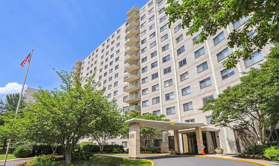1st image of 1121 University Blvd W APT 912