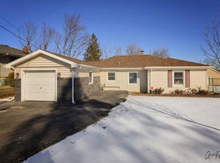 33055 N Ridge Rd, Grayslake, IL 60030