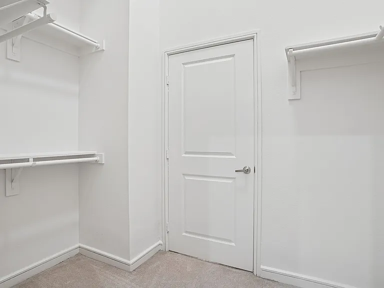 801 Lasco — Photo 31