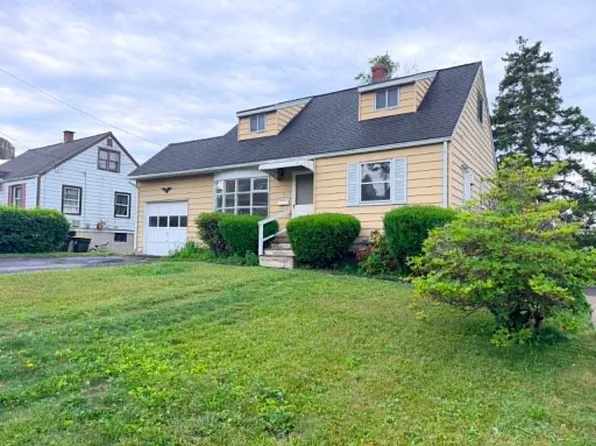 6 5th St, Danbury, CT 06810
