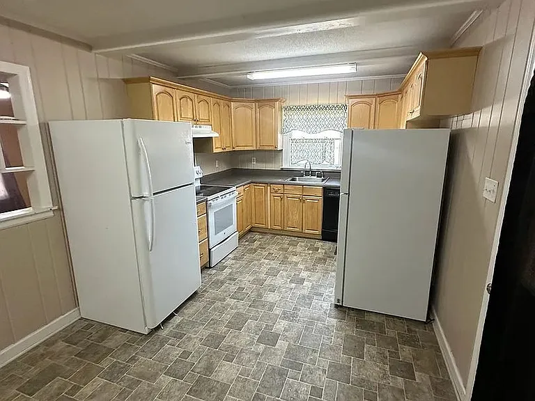 503 Lucky Ct — Photo 9
