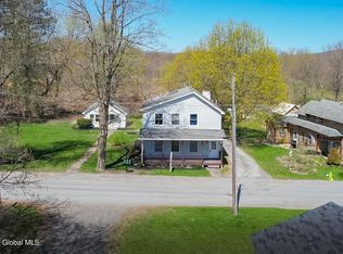 2 Ferry St #A, Pattersonville, NY 12137