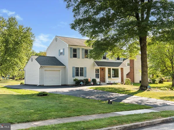 6005 Coldsprings Dr, Collegeville, PA 19426