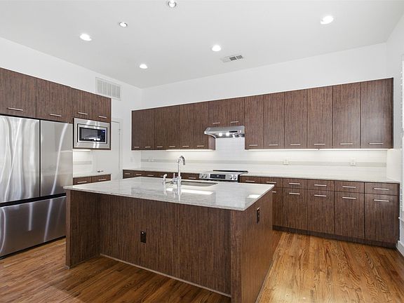 5th image of 2335 Stutz Dr #52
