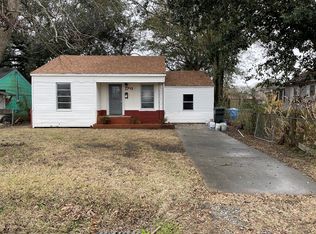 2743 Montrose Ave, Groves, TX 77619