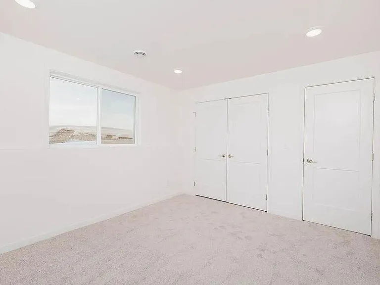 1521 Keystone Cir NE — Photo 30