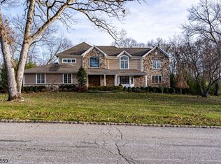 56 Urban Club Rd, Wayne, NJ 07470