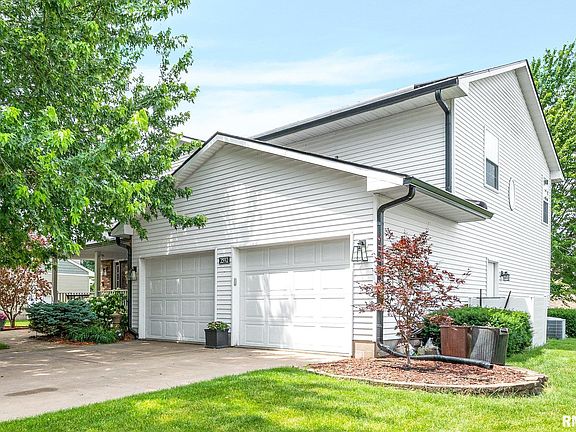 3rd image of 2592 Costa Dr