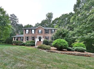 5650 Farmstead Rd, Pfafftown, NC 27040