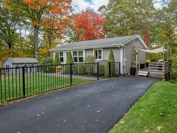 72 Crawford St, Northborough, MA 01532