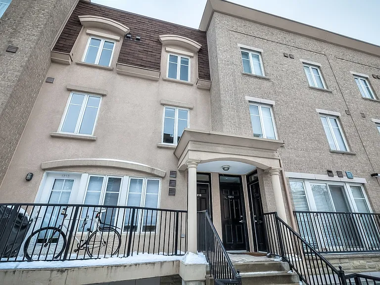 21 Pirandello St #1215 — Photo 20